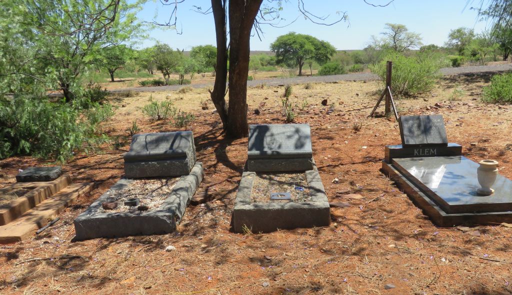 Pomfret graves